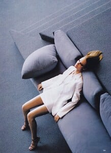 Short_Meisel_US_Vogue_May_1997_08.thumb.jpg.e7047cf3f25d99d34838f9fcf0d8f470.jpg