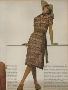 Sprints_Penati_US_Vogue_April_15th_1970_06.thumb.jpg.4b0d821554ce29d1bec55e2ae9b001d4.jpg