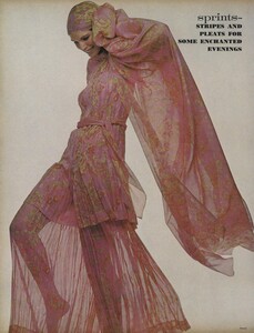 Sprints_Penati_US_Vogue_April_15th_1970_07.thumb.jpg.d5ca8c1ba2fd924dfe58fc7a1d29503f.jpg