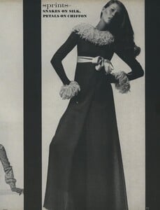 Sprints_Penati_US_Vogue_April_15th_1970_10.thumb.jpg.b3884f630c756191d6c8923531b83ddb.jpg