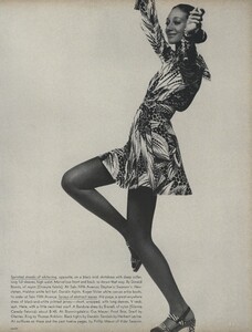 Sprints_Penati_US_Vogue_April_15th_1970_14.thumb.jpg.3e737c53ee3081c34d46e43277719d9d.jpg