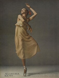 Stern_US_Vogue_April_15th_1970_01.thumb.jpg.bd4290299d7deb764ef510fc3d27035d.jpg