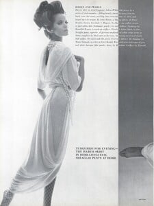 Stern_US_Vogue_January_15th_1965_03.thumb.jpg.46472f1c327113ebed07b5eb4a7df9e8.jpg