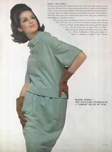 Stern_US_Vogue_January_15th_1965_11.thumb.jpg.aa3d5411de5abc7bef984edb04e5dd5a.jpg