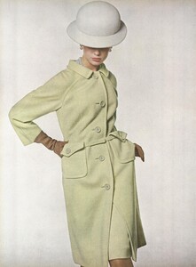 Stern_US_Vogue_January_15th_1965_13.thumb.jpg.32a0c697224b4ea95d9d1c61ce4dd7f5.jpg