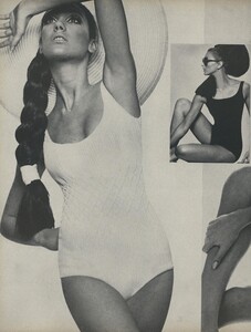 Stern_US_Vogue_May_1966_11.thumb.jpg.ccada2c6c8fe9d969d39c6123cf5dc79.jpg