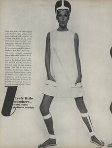 Stern_US_Vogue_May_1966_17.thumb.jpg.1b2aec3c6a493d0ec45484fca66524c4.jpg