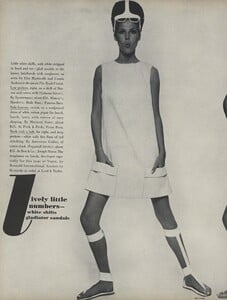 Stern_US_Vogue_May_1966_17.thumb.jpg.c6e8cec7e524f126ed00f7c186b314a1.jpg