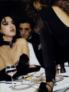 Stoppers_Blanch_US_Vogue_November_1987_05.thumb.jpg.1a5770f8ff8fcbe7cf71b03c962cfef0.jpg