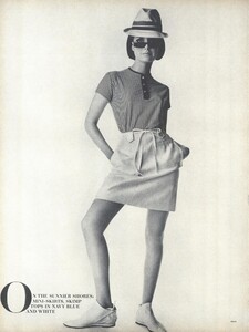 Sunnier_Penn_US_Vogue_January_15th_1965_03.thumb.jpg.1ce26bc0ea47e03d0426d12225b22452.jpg