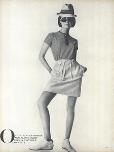 Sunnier_Penn_US_Vogue_January_15th_1965_03.thumb.jpg.bd414265b80b28c4647e9635a005b92e.jpg