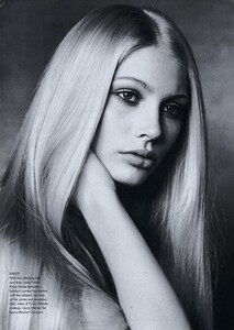 Supermodels_Penn_US_Vogue_March_1996_03.thumb.jpg.29dcbf1b51d1d9eca13cb6ee4576b124.jpg