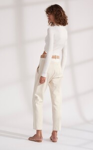 TWIST-BACK-LS-TOP-A7323-R20_1000x2000_TWIST-BACK-LS-TOP-A7323-F19-1000x2000-A2177F19-SIGNATURE-HIGH-WAISTED-JEAN-NATURAL-A7323F19-TWIST-BACK-LS-TOP-IVORY-BACK-.jpg