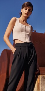 Tapered-Trouser-C21011-S20_1000x2000_637358694702119647_200817-CUE-E-Astrid-SH12-ON-200914-16480_1_copy.jpg