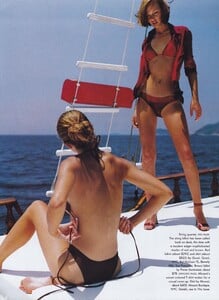 Testino_US_Vogue_May_1997_14.thumb.jpg.09f1b96b20c7019bc9b4874e0e9170e0.jpg