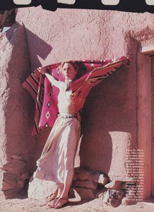 Turbeville_US_Vogue_March_1988_02.thumb.jpg.1becce3ba6c348600f4da340017d8028.jpg