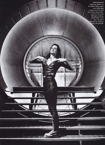 Vista_Newton_US_Vogue_May_1997_06.thumb.jpg.dab389c4c4ee0cfbcf454b60247a8236.jpg