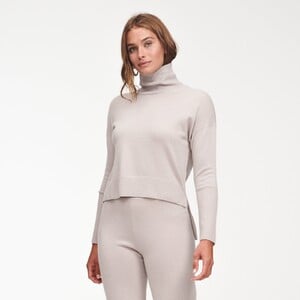 WE02105_CASHMERE_HIGH-LOW_TURTLENECK_PALE_GRAY_02.thumb.jpg.5e1d4bf58a7c6b786253e0cf8c7d616c.jpg