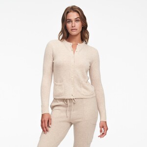 WE02141_CASHMERE_CARDIGAN_OATMEAL_01.thumb.jpg.27bc850a02e46dd49e0fca34e293d154.jpg