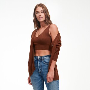 WE02151_CASHMERE_CROPPED_TANK_WALNUT_BROWN_003.thumb.jpg.17aee7983aa3cd91ed106223acaa790a.jpg