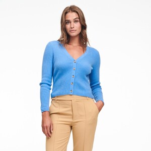 WE92133_CASHMERE_RIBBED_CROPPED_CARDIGAN_CORNFLOWER_BLUE_02.thumb.jpg.8cc558d3b23f4fc16a3e4cadc58ed20f.jpg