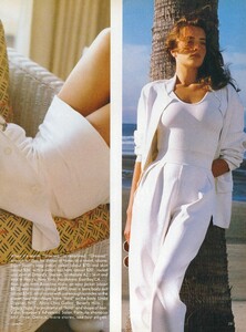 White_Piel_US_Vogue_May_1987_10.thumb.jpg.1569f2255f072fbe6eba2fdb07c84c66.jpg