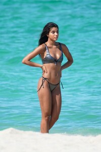 Yovanna-Ventura-Sexy-TheFappeningBlog.com-9.jpg