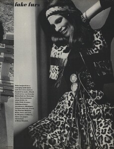 Zachariasen_US_Vogue_July_1970_10.thumb.jpg.1291413e4d4770848fb3b9cfe10d61da.jpg