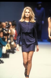 alberta-ferretti-ss-1991-2.thumb.jpg.86cc660aee7f617b8362e7904a98005a.jpg