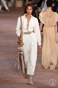 alberta-ferretti-ss21-0016-042ed9.thumb.jpg.8dd62ab0255c76fc2823272588c4fd60.jpg