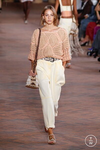 alberta-ferretti-ss21-0030-e2efe8.thumb.jpg.c12b07ed6e324ce4d1c3ae721b692088.jpg