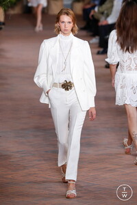 alberta-ferretti-ss21-0035-0aa5b9.thumb.jpg.1cfc9e93fbf3967f06f2a4bee3d63824.jpg