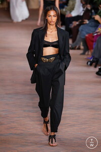 alberta-ferretti-ss21-0041-8362ea.thumb.jpg.432e93de0a98a59e0c2fb36c9322c8f3.jpg