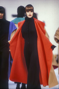 angelo-tarlazzi-fw-1989-2.thumb.jpg.fed55fdd358b981cf695993b3f58136b.jpg