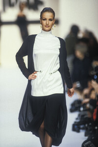 angelo-tarlazzi-fw-1992-1.thumb.jpg.01425ebb3e2fc526f2d4922c42b440f7.jpg