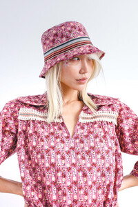anna-sui-po-bks-rs21-0001.thumb.jpg.44d924c6a2a18e6cf98fbdc37cda3a4b.jpg
