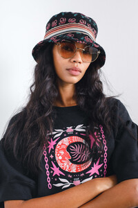 anna-sui-po-bks-rs21-0009.thumb.jpg.22eb1de0296f0eb9ccb161eb42c88d96.jpg