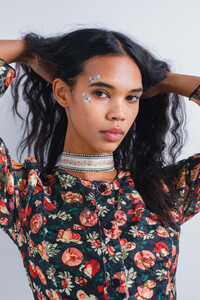 anna-sui-po-bks-rs21-0016.thumb.jpg.111dfc1bbcd114e0e7360b381aa537a3.jpg