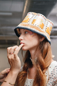 anna-sui-po-bks-rs21-0029.thumb.jpg.ae1b63a813e885f1236c1dadbb638d01.jpg