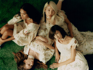 anna-sui-po-clp-rs21-0005.thumb.jpg.0640940ee908f87cb825fad1262538e5.jpg