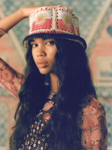 anna-sui-po-clp-rs21-0009.thumb.jpg.84f5d3b5fea9452a688d94916d15ddd9.jpg