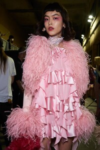 backstage-defile-blumarine-printemps-ete-2021-milan-coulisses-113.thumb.jpg.1ff8f3b969794a486648f32bde0ef34c.jpg