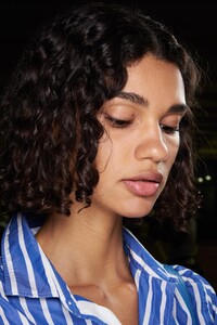 backstage-defile-blumarine-printemps-ete-2021-milan-coulisses-15.thumb.jpg.4d2daf64463363b870e29c066dd7ff72.jpg