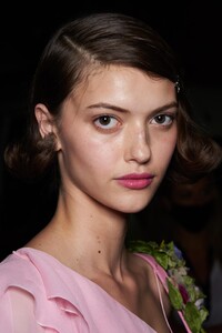 backstage-defile-blumarine-printemps-ete-2021-milan-coulisses-52.thumb.jpg.84d0332e2b062a6e7000b036b3ccb40d.jpg