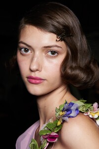 backstage-defile-blumarine-printemps-ete-2021-milan-coulisses-53.thumb.jpg.c797174286d98c39b0abebfe90189fcc.jpg