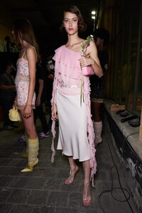 backstage-defile-blumarine-printemps-ete-2021-milan-coulisses-56.thumb.jpg.e7e498ee5611686dafae01c2f35f3392.jpg