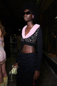 backstage-defile-blumarine-printemps-ete-2021-milan-coulisses-66.thumb.jpg.fd9fe1ea2c1a236dbef9c3117f7e3b02.jpg