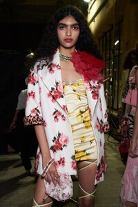 backstage-defile-blumarine-printemps-ete-2021-milan-coulisses-92.thumb.jpg.9a6effe1e9e4d5c1702302349e99372d.jpg