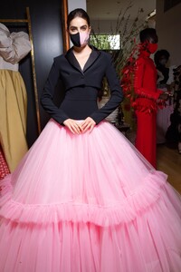 backstage-defile-christian-siriano-printemps-ete-2021-new-york-coulisses-100.thumb.JPG.ad43a81fe7c1cdeaf417817e027bfd38.JPG