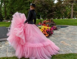 backstage-defile-christian-siriano-printemps-ete-2021-new-york-coulisses-144.thumb.JPG.3e46d8eec854be8af78fab7f96a50d60.JPG